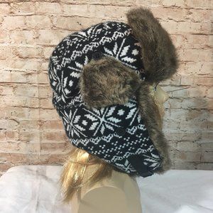 TRAPPER HAT with snowflakes nordic/fair isle